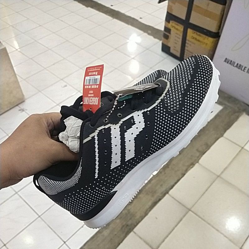 Piero Sepatu Casual Jogger Knit Black