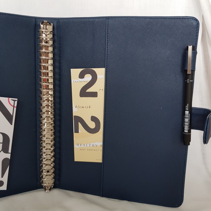 

BINDER KULIT POLOS EKSKLUSIF 26 RING ORGANIZER KERTAS B5 NAVY BLUE