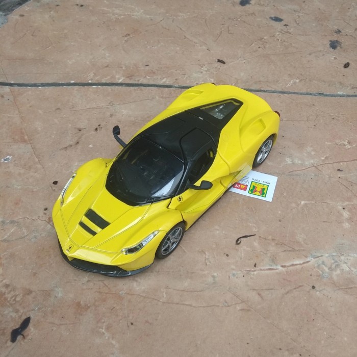 MAINAN ANAK MOBIL DIECAST FERARI BISA BUKA PINTU KUNING