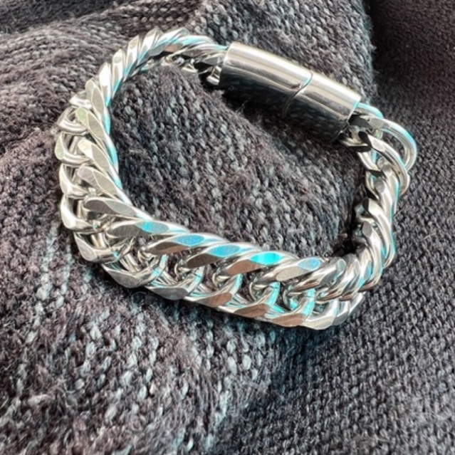 gelang tangan titanium model rantai magnet panjang 19 cm buat cowok