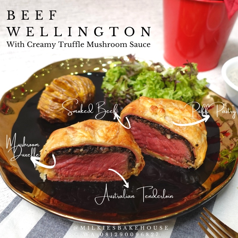 

Beef Wellington Large with Creamy Mushroom Truffle Sauce Includes 3 Side Dishes