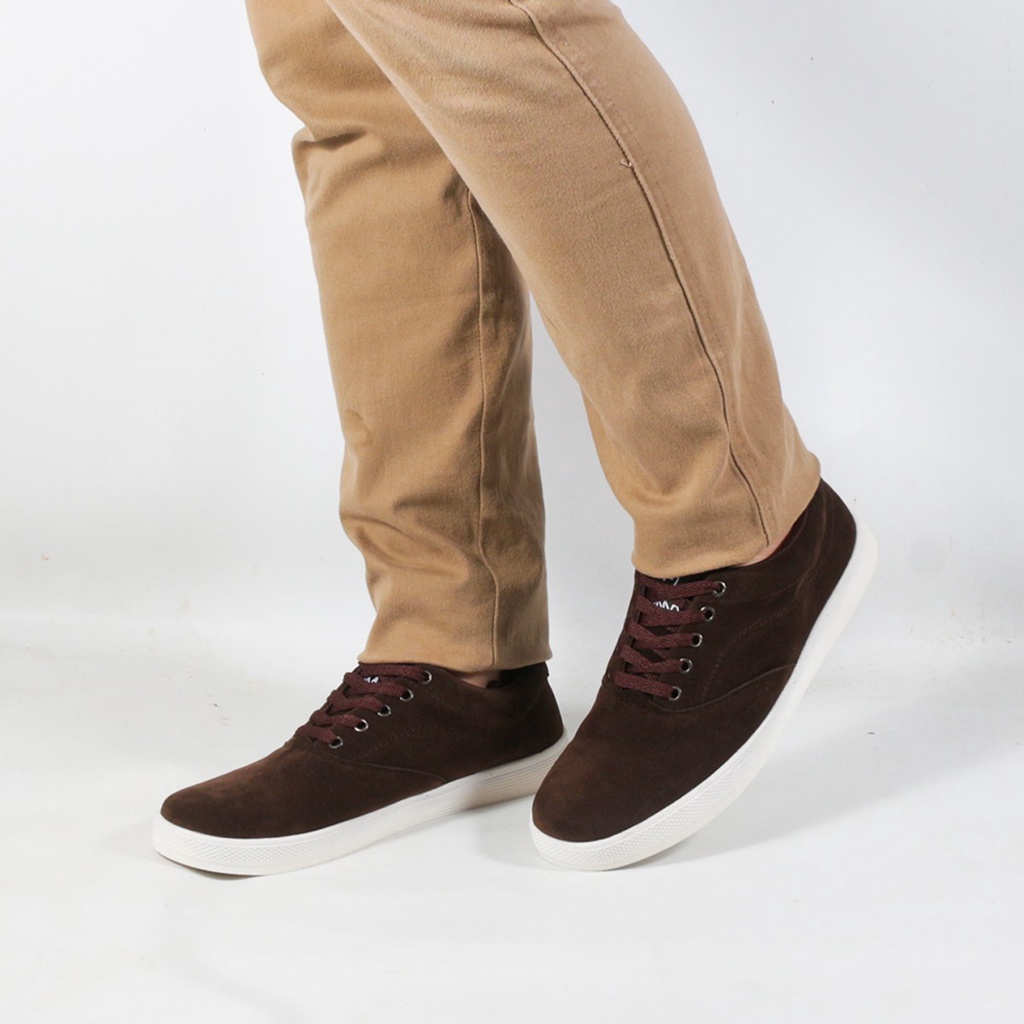 Sepatu Casual Pria V 4652 Brand Varka Sepatu Sneakers Kuliah Kerja Hangout Harga Murah Berkualitas - Coklat