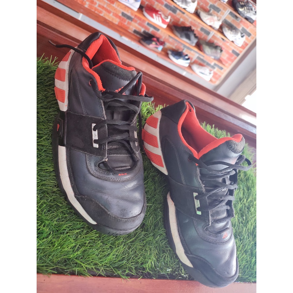 ADIDAS REGULATE