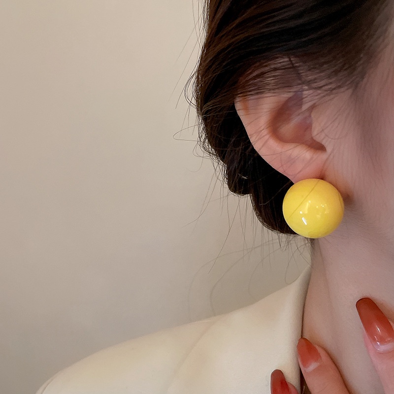 Versi Korea Anting Bola Berlebihan Perempuan ins Gaya Baru Desain Niche Influencer Trendi Anting Temperamen Pribadi Anting Perempuan