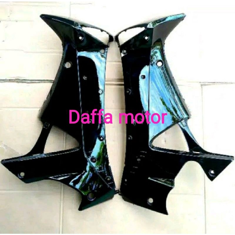 cover body sayap depan Supra x 125 lama hitam