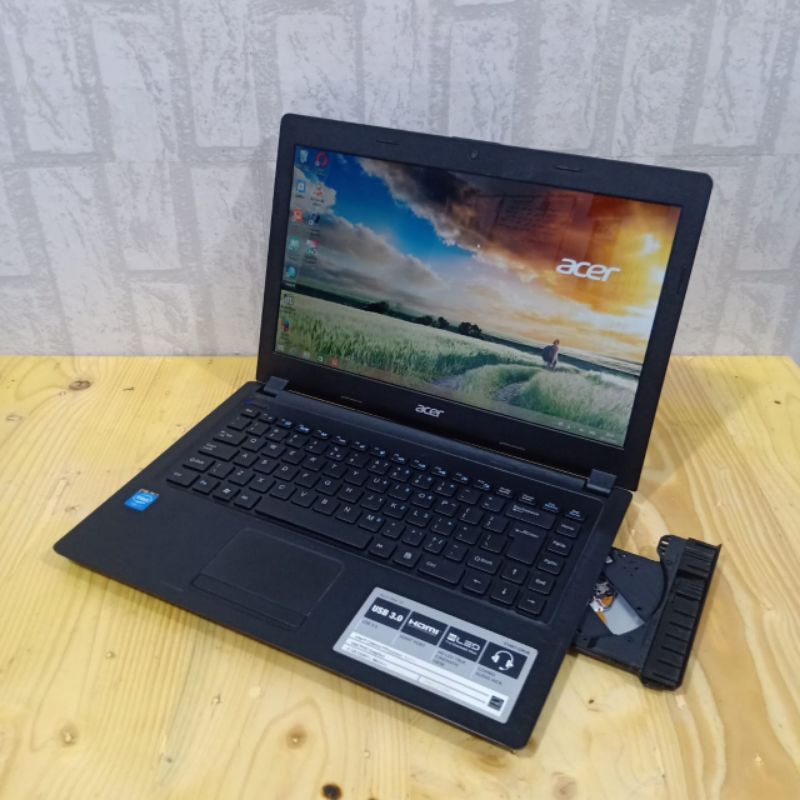 Laptop Acer One 14 Z1401 Celeron N2840 Ram 4GB/HDD 500GB Body Slim kekinian Windows 10 Layar 14inch