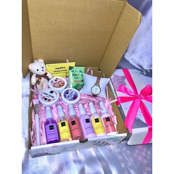 REAL PICT 60ML - HAMPERS GIFT BOX SCARLETT WHITENING MINI / Hampers scarlett mini / kado ulang tahun / kado ultah kado pacar kado cewek kado wisuda kado unik scarlett body lotion mini scarlett body shower jolly freshy happy