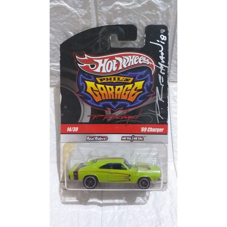 HOT WHEELS PHIL'S GARAGE 69 CHARGER HIJAU NOT MINT RARE SIGNED