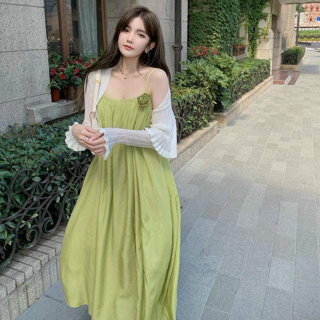 Suhao hijau tali selempang gaun wanita one-piece suit mid-length rok longgar Perancis rok lipit teh istirahat manis rok pengurang usia