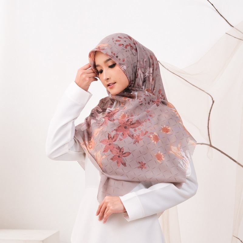 JILBAB SEGIEMPAT MOTIF CANTIK