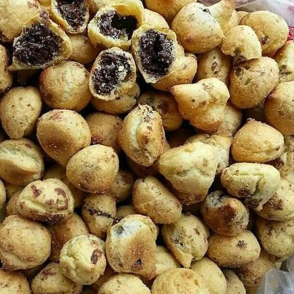 

Termurah dan terbaik 500 gram kue soes coklat !!