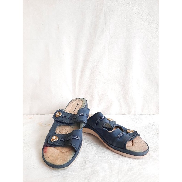 Dr. KONG Sandals