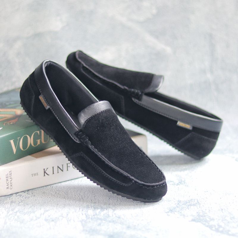 Sepatu Casual Slip On Pria Keren Original Kekinian Model Slop Antislip Kerja Kuliah Kondangan