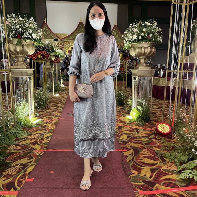 (SEWA baju kondangan / RENT) grey dress