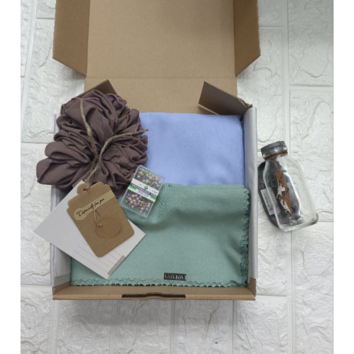 Hampers Hijab Syar'i I Box Kado Jilbab Jumbo