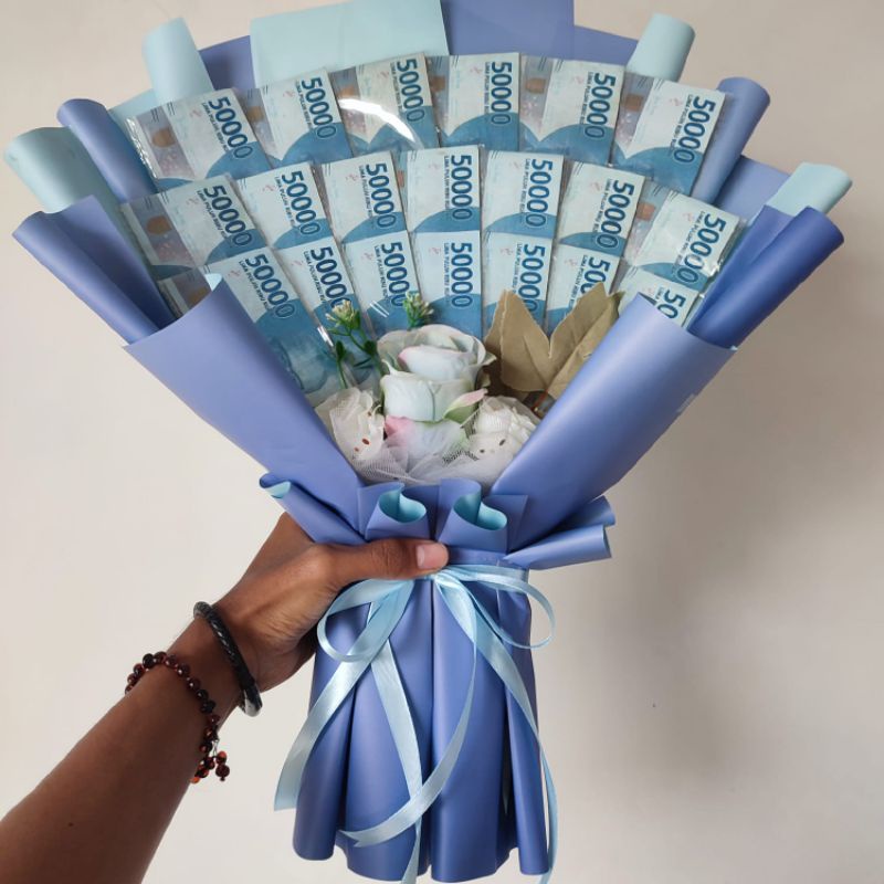 Buket bouquet wisuda pernikahan ulang tahun dan acara besar bisa request warna dan tambah kartu ucapan