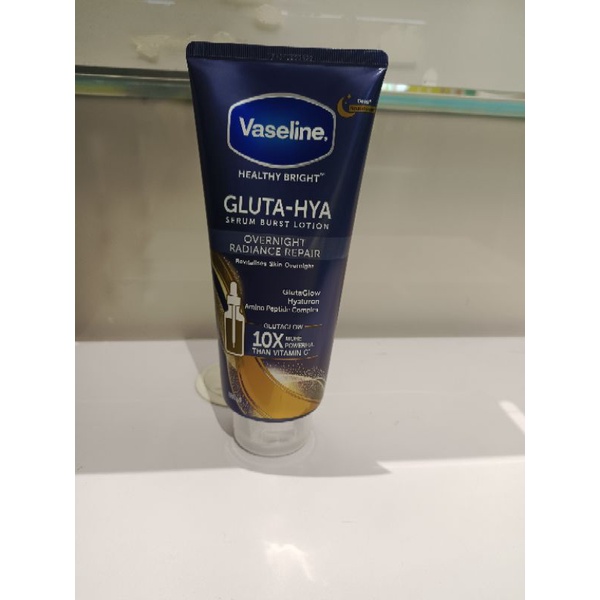 Vaseline Gluta-Hya Overnight 330ml