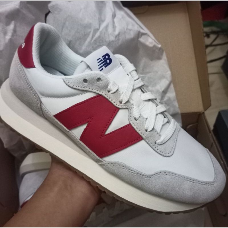 New Balance 237