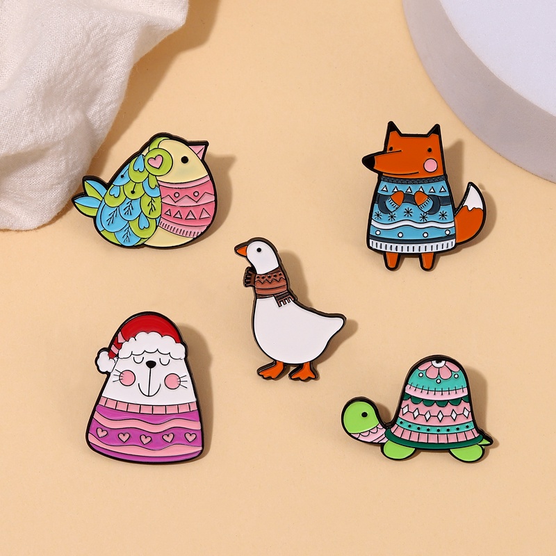 Selamat Musim Dingin Enamel Pin Burung Lucu Kucing Rubah Kura Angsa Bros Lencana Kerah Pin Kartun Hewan Sweater Perhiasan Hadiah Untuk Anak-Anak Teman