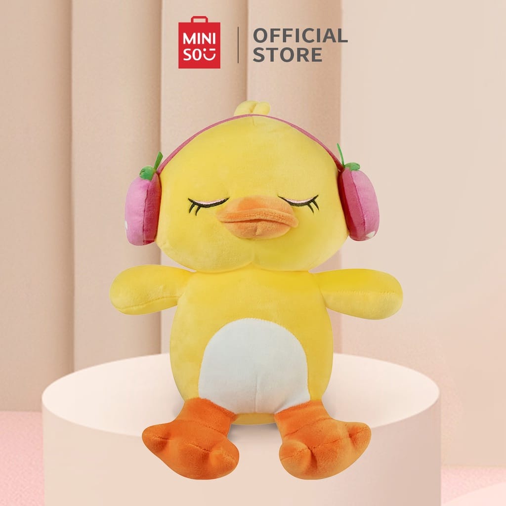 MINISO Boneka Bebek Kecil Duck EARPHONE mengenakan earphone Boneka Lucu, lembut dan halus, dengan bahan yang nyaman.
