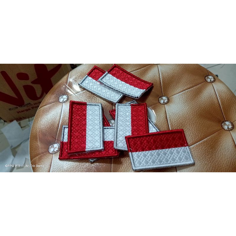 Bendera Merah Putih Timbul