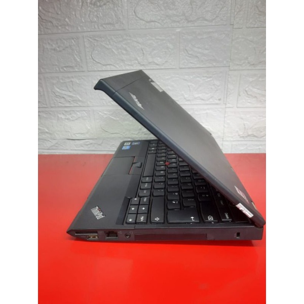 Laptop Lenovo Thinkpad X230 Core i3 gen 3 Ram 4gb HDD 320gb