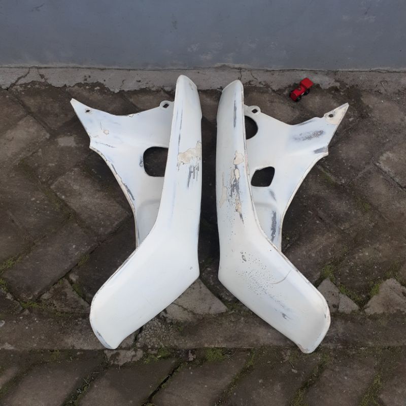 sayap tebeng dek honda grand bulus original