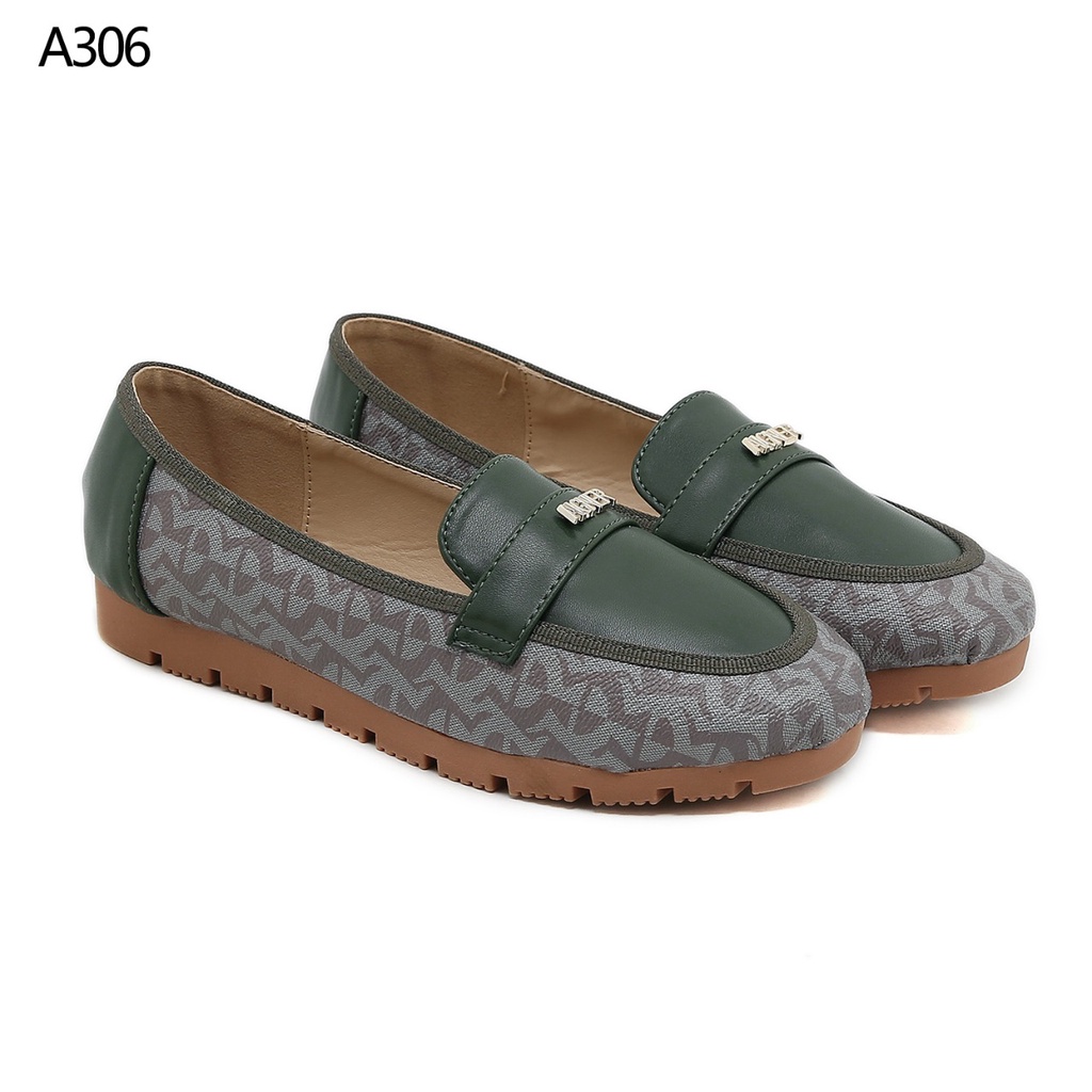 AG  Signature Flats and Loafers Shoes A306