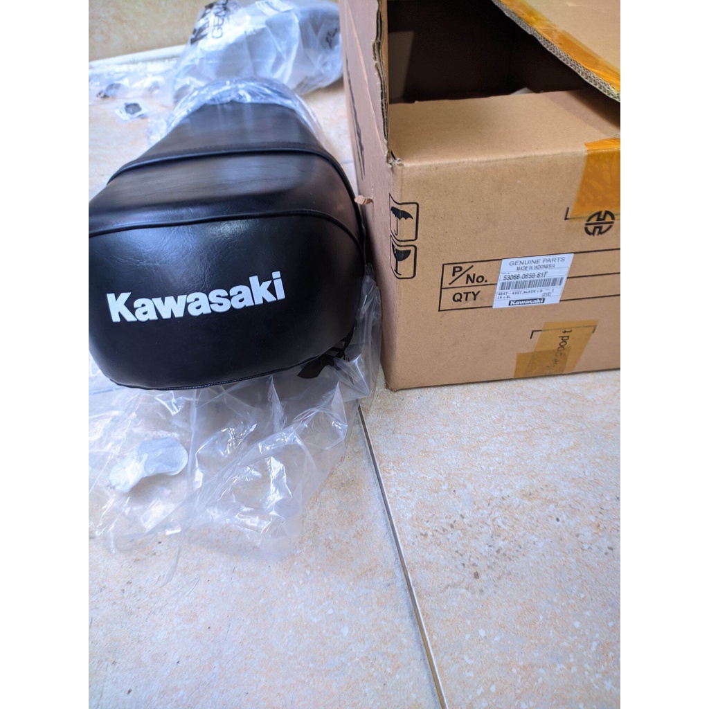 SEAT ASSY BLACK TR Jok Belakang W175 TR Original Kawasaki