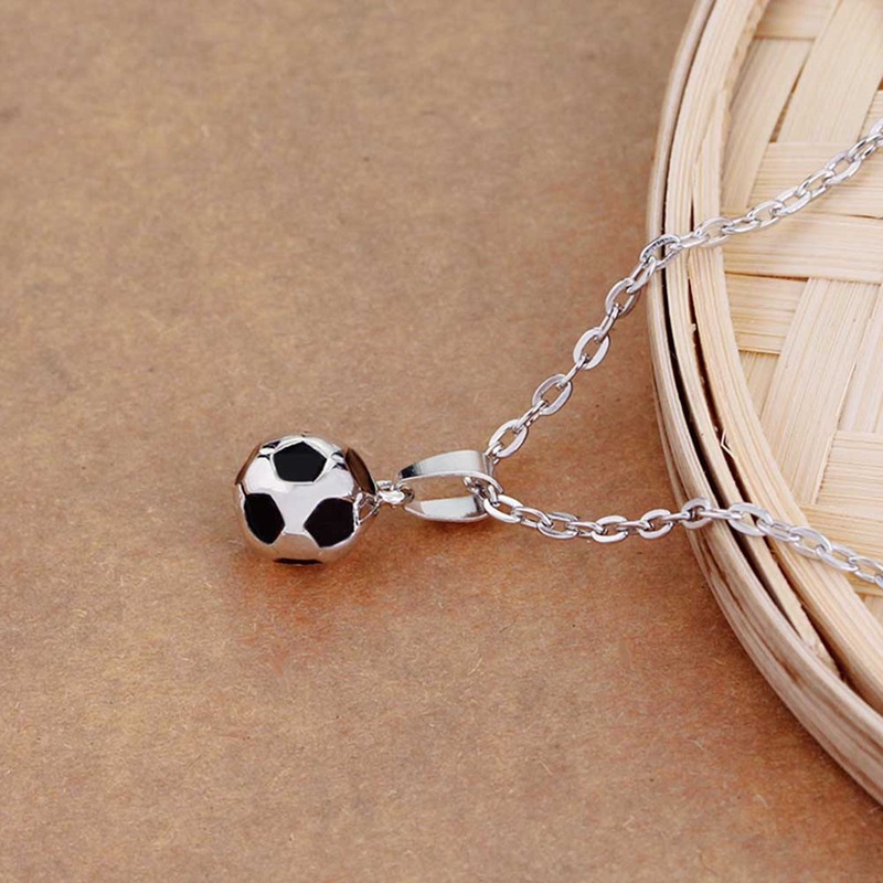 Hadiah Sederhana Aksesoris Kepribadian Panas Pria Kalung Sepak Bola