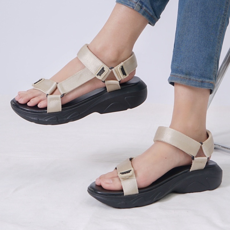 LAPEPA YUK - Dunkenstock TEVVA Sepatu Sandal Wanita Size 36 - 40 Sendal Beleza Wedges Model dua Tali Strap Belakang Hak Tinggi Sole 4cm Sandal Gunung Velcro 37 38 39 Warna ALL Belleza Kekinian Premium Terbaru Shoes Ori Original Mall Official Store