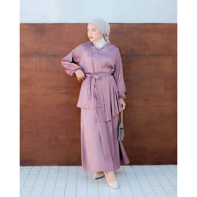Monika Set Skirt Armani Silk Ld 104/One Set Polos/One Set Satin/One Set Kerja/Setelan Kondangan