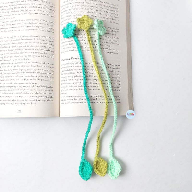 

Pembatas buku bookmark rajut lucu aesthetic penanda buku