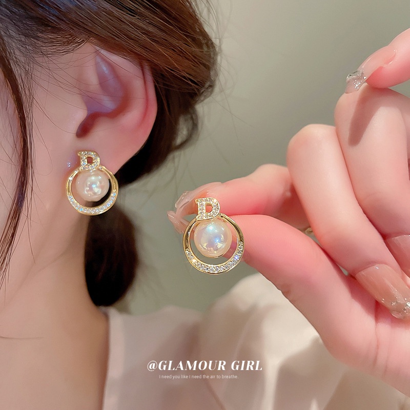 Anting Huruf D Bulat Mutiara Vintage Anting Wanita Korea