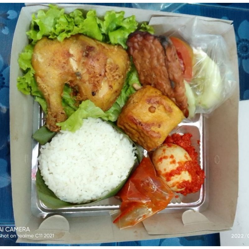 

Nasi Box Paket Komplit Nasi Ayam Goreng