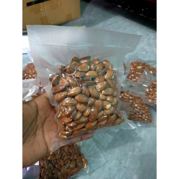

Kacang Almond Panggang Kupas Siap Makan