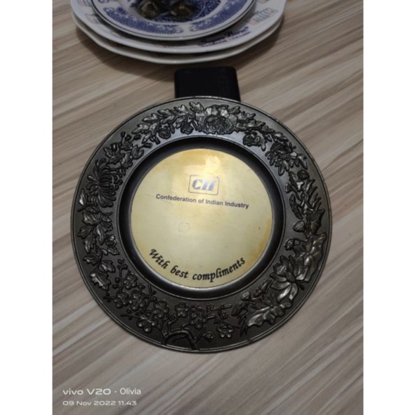 Pajangan Piringan Logam Kuno Jadul Antik