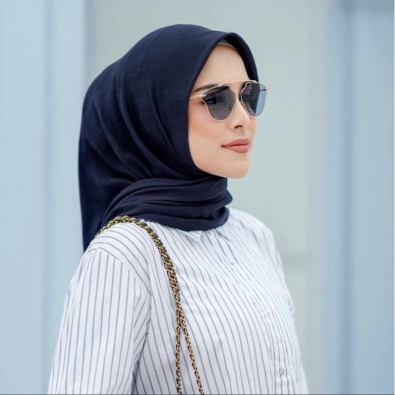 Buttonscarves Tapis Embossed READY Navy