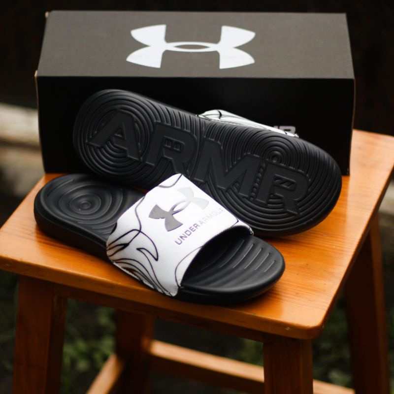 SENDAL PRIA ORIGINAL MURAH MEREK UA ANSA FIXED WARNA PUTIH MOTIF HITAM