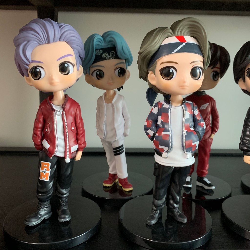 15cm KPOP BTS Doll Action Figure Model Mainan Dekorasi Meja ARMY Hadiah V / JK / JIN / SUGA / JIMIN