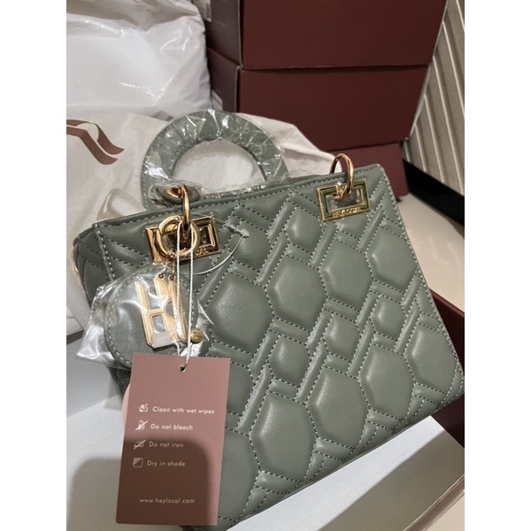 Bloom bag / Neva bag/ Sydney bag/ Belgium bag/ Seoul bag/ Pleats Shirt/ Flatshoes Heylocal