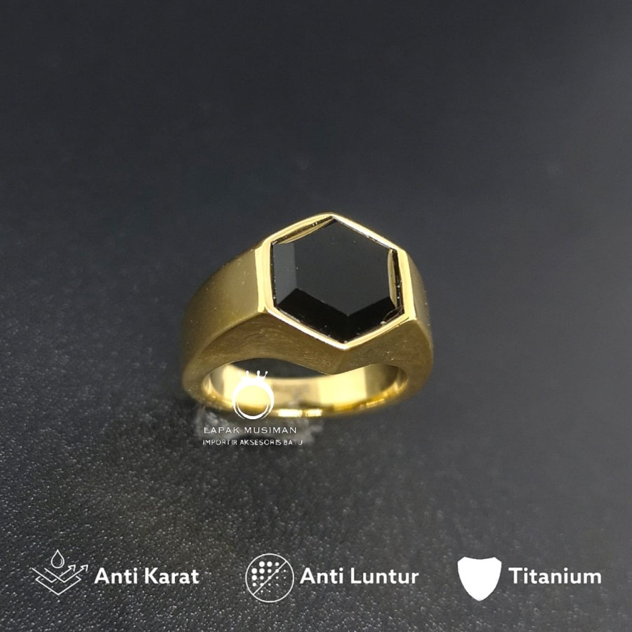 [Bayar Di Tempat] Cincin Pria Titanium Silver Gold Anti Karat Onyx Hitam Model Hexagon