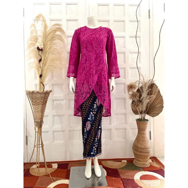 SETELAN KEBAYA BROKAT ALEA SILANG/KEBAYA SERAGAM PESTA/KEBAYA SERAGAM KONDANGAN/KEBAYA SERAGAM LAMARAN/KEBAYA WISUDA/KEBAYA MODERN/KEBAYA MURAH MERIAH/KEBAYA MODEL TERBARU/KEBAYA MEWAH