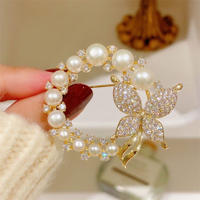 bros hijab premium mutiara kupu / bros mutiara kupu/ bros cantik / bros jilbab / bros laris / bros murah / bros cewek / Bros Geometri Terlaris Model Pita Warna Gold Silver dengan Mutiara / Bros Wanita Korean Style Bros Mutiara Brooch BZO