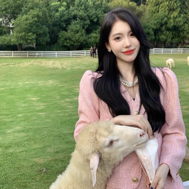 Setelan one-piece Suhao tepat ~ Setelan wewangian kecil merah muda dengan mantel pendek lengan kembung + set dua potong rok pinggang tinggi