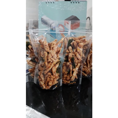 

Basreng Bumbu Cikruh Daun Jeruk 3 pcs