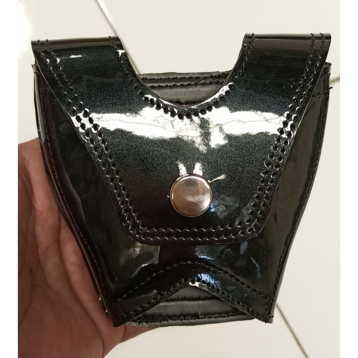 tempat borgol engkel. sarung borgol tangan