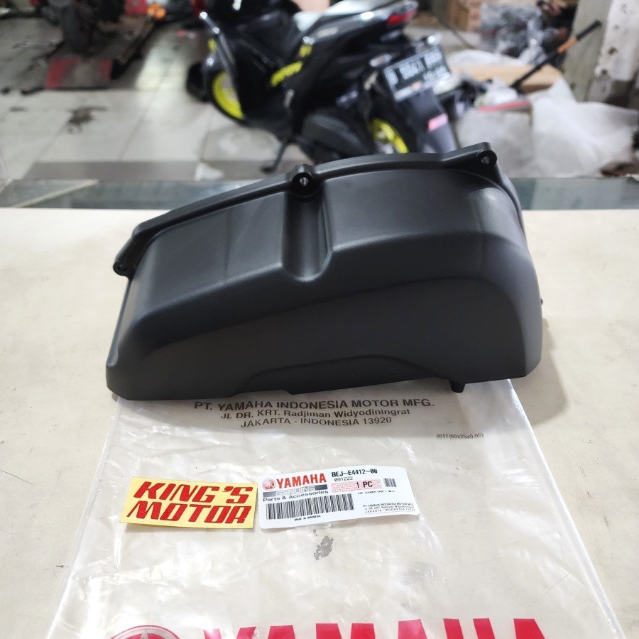 TUTUP BOX FILTER LUAR FAZZIO FAZIO BEJ E4412 ASLI YAMAHA