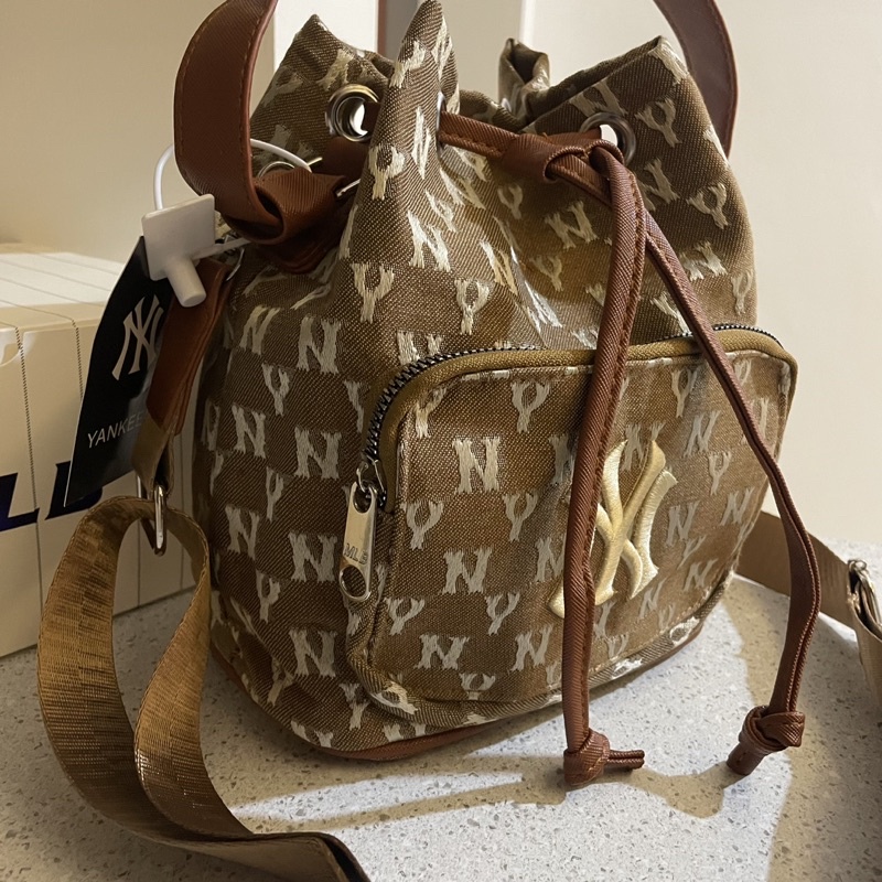 [BISA COD✅] TAS MLB NY WANITA / SLINGBAG MLB NY JACQUARD MONOGRAM / TAS WANITA / TAS PERGI / TAS KANTOR / BUCKET BAG MLB NY / MLB NY MINI BAG / TAS KEKINIAN / TAS KOREA MLB BUCKET BAG