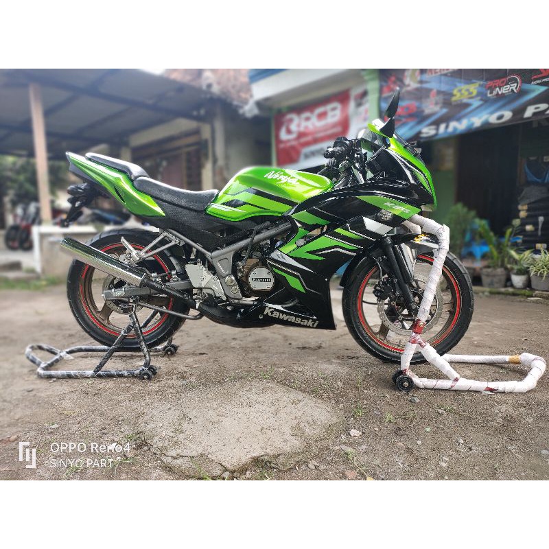 pedok depan dan belakang pedok motor sport paddock model Headlift Moto GP untuk motor  Ninja rx king